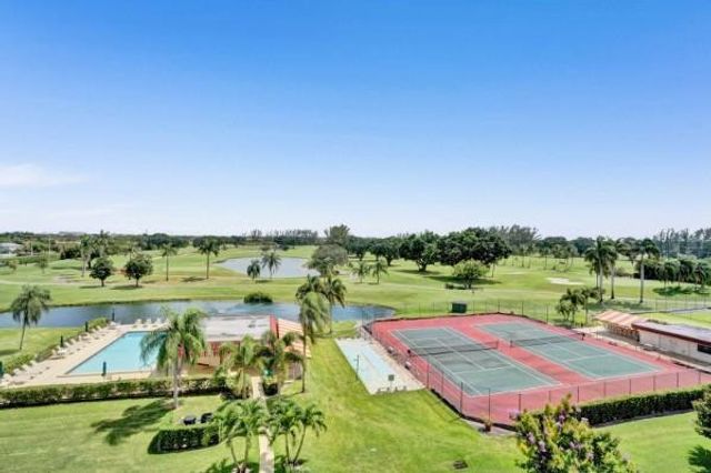 8900 Washington Boulevard 416, Pembroke Pines, FL 33025