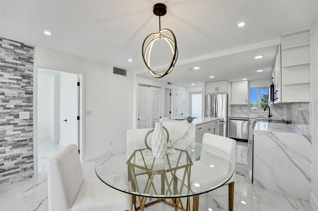 8900 Washington Boulevard 416, Pembroke Pines, FL 33025