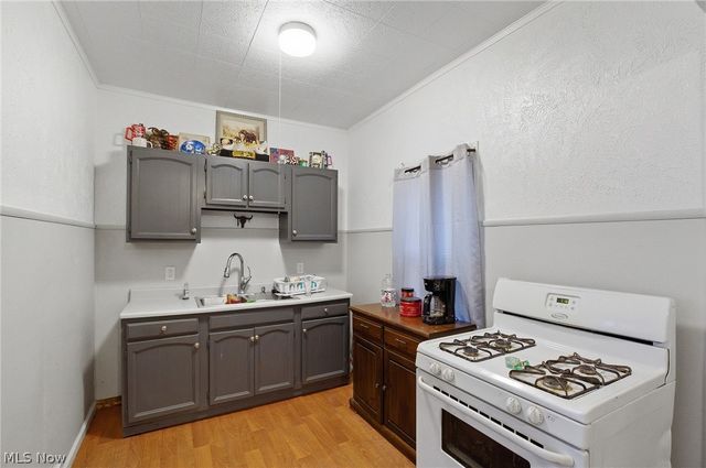 16333 Miles Avenue, Cleveland, OH 44128