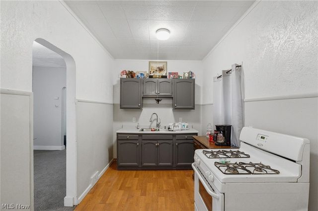 16333 Miles Avenue, Cleveland, OH 44128