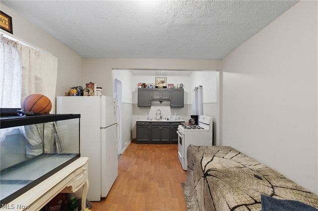 16333 Miles Avenue, Cleveland, OH 44128