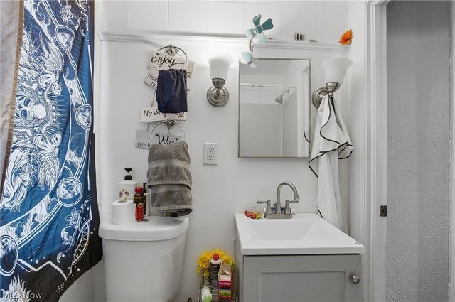 16333 Miles Avenue, Cleveland, OH 44128