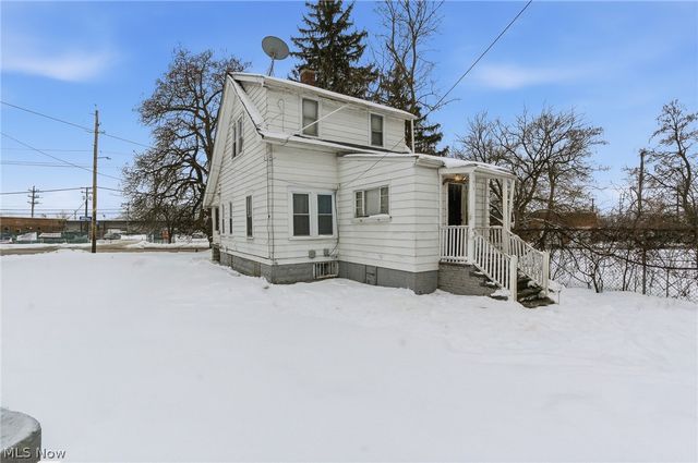 16333 Miles Avenue, Cleveland, OH 44128