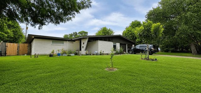 1139 Mainland Drive, Texas City, TX 77590