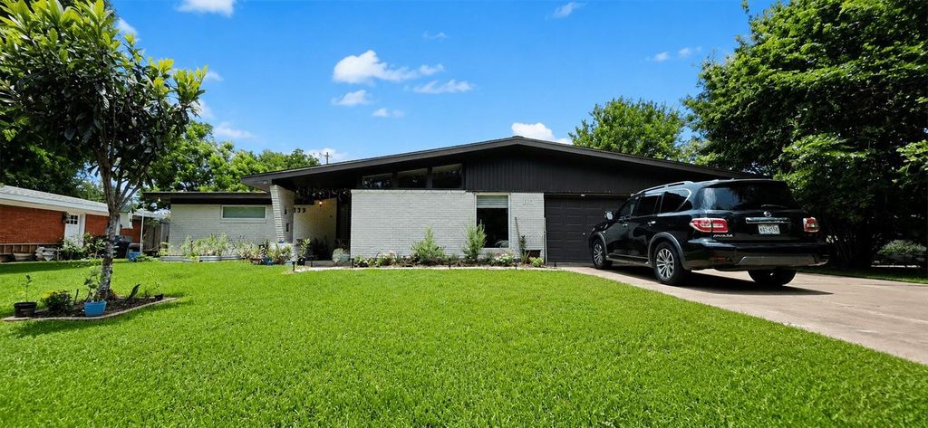 1139 Mainland Drive, Texas City, TX 77590