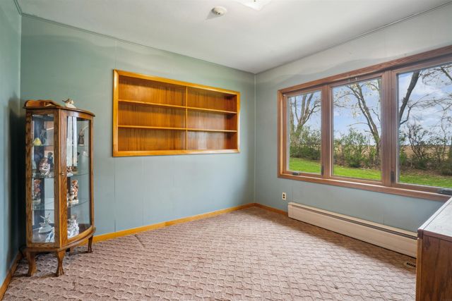 9902 University Avenue, Cedar Falls, IA 50613
