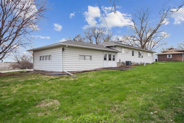 9902 University Avenue, Cedar Falls, IA 50613