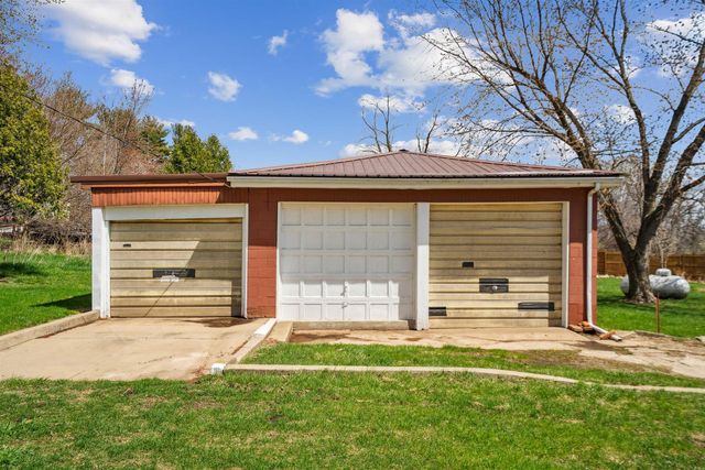 9902 University Avenue, Cedar Falls, IA 50613