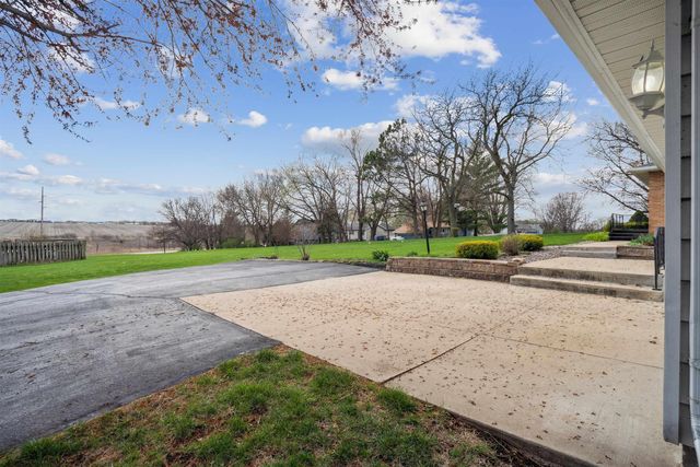 9902 University Avenue, Cedar Falls, IA 50613