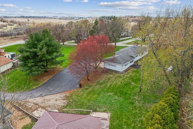 9902 University Avenue, Cedar Falls, IA 50613