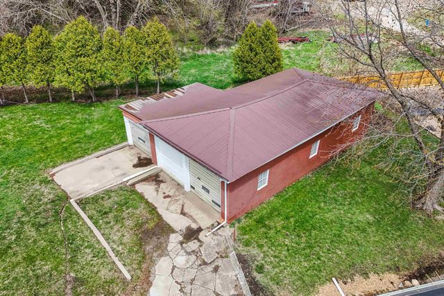 9902 University Avenue, Cedar Falls, IA 50613