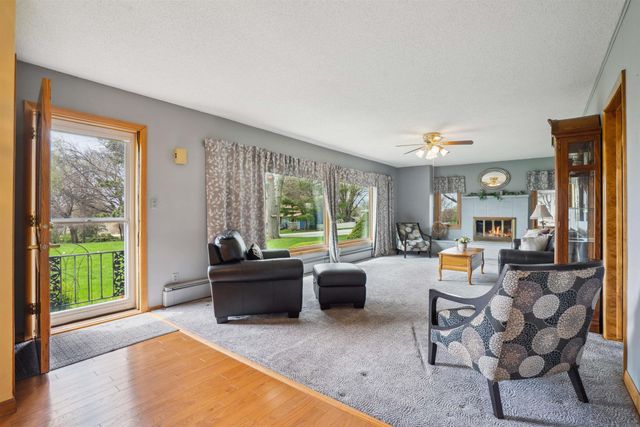 9902 University Avenue, Cedar Falls, IA 50613