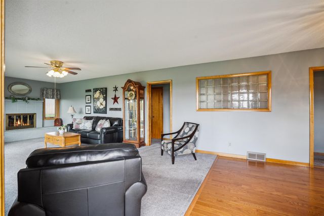 9902 University Avenue, Cedar Falls, IA 50613