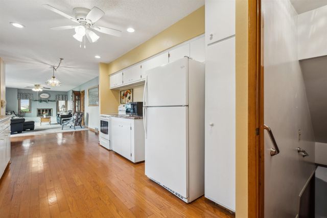 9902 University Avenue, Cedar Falls, IA 50613