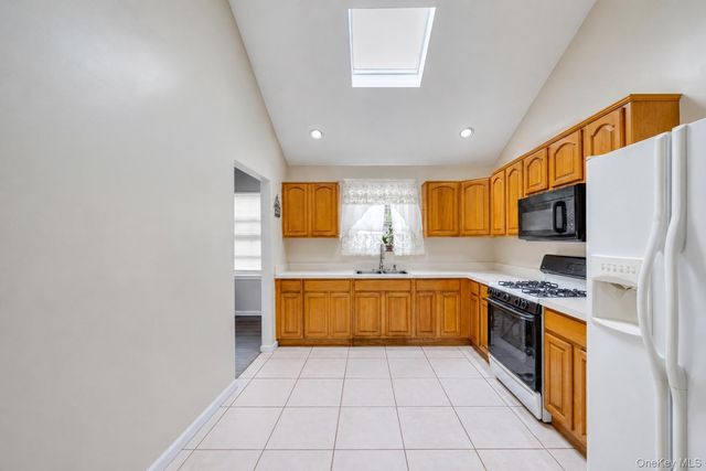 99 Ormond Street, Hempstead, NY 11550