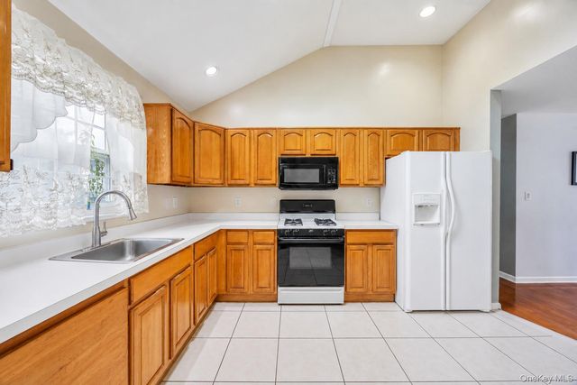 99 Ormond Street, Hempstead, NY 11550