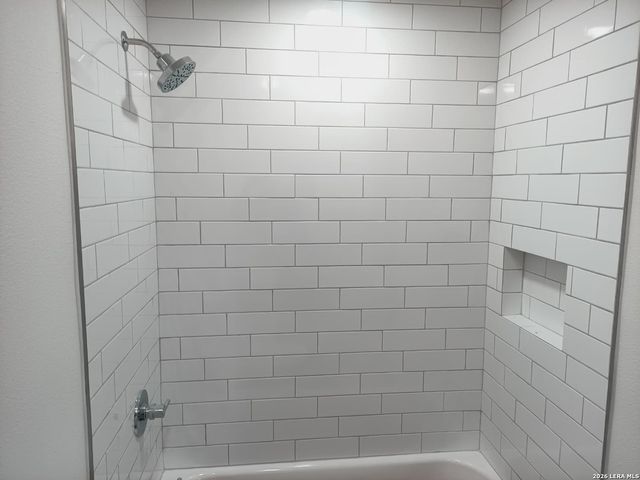 7526 VALLEY OAK ST, Live Oak, TX 78233