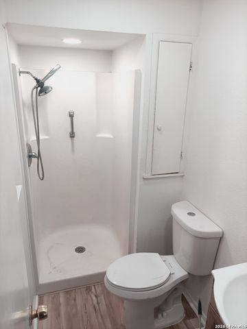 7526 VALLEY OAK ST, Live Oak, TX 78233