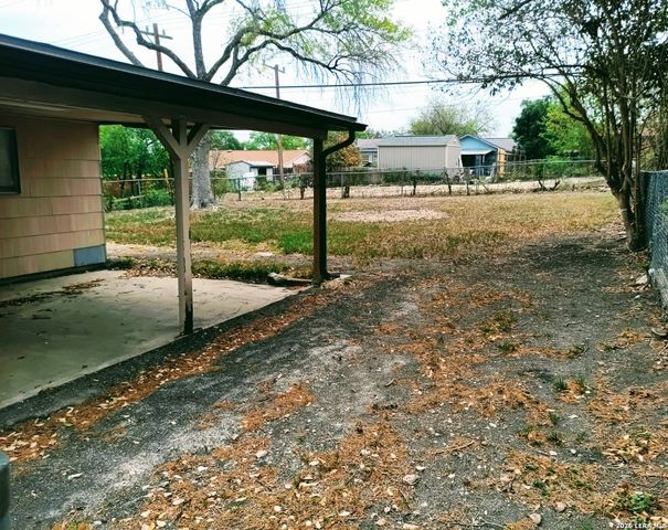 7526 VALLEY OAK ST, Live Oak, TX 78233