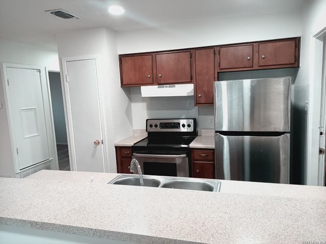 7526 VALLEY OAK ST, Live Oak, TX 78233