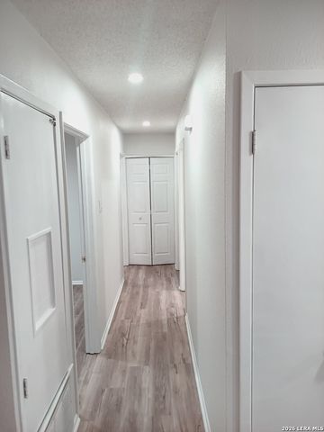 7526 VALLEY OAK ST, Live Oak, TX 78233