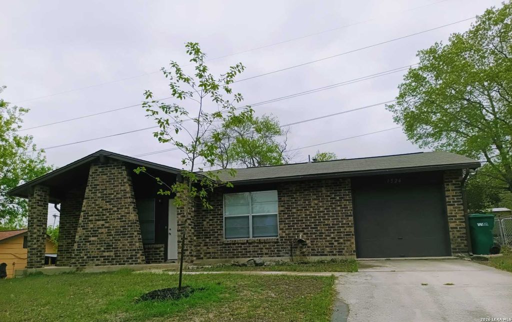 7526 VALLEY OAK ST, Live Oak, TX 78233