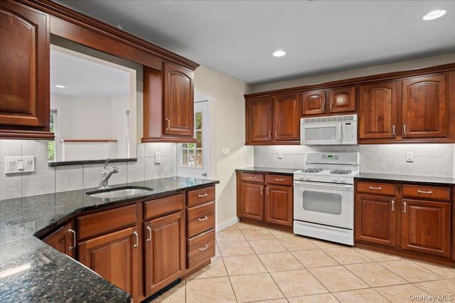 3 Wiles Drive, Stony Point, NY 10980