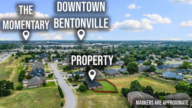 2711 SE 7Th Street, Bentonville, AR 72712