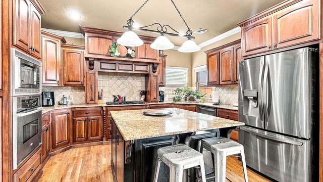 2711 SE 7Th Street, Bentonville, AR 72712