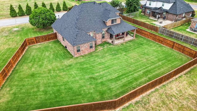 2711 SE 7Th Street, Bentonville, AR 72712