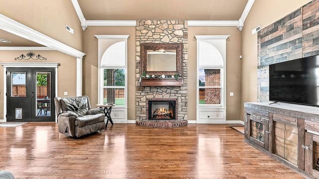 2711 SE 7Th Street, Bentonville, AR 72712