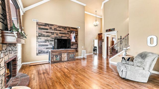 2711 SE 7Th Street, Bentonville, AR 72712