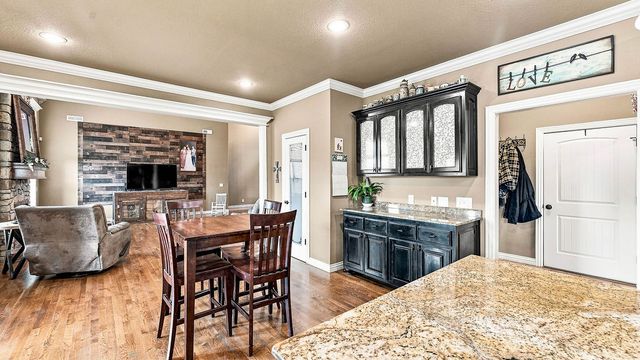 2711 SE 7Th Street, Bentonville, AR 72712