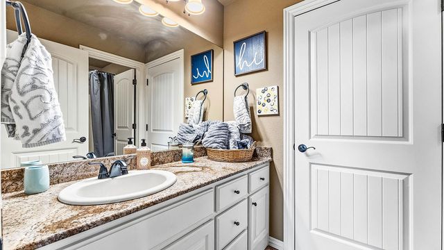 2711 SE 7Th Street, Bentonville, AR 72712