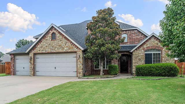 2711 SE 7Th Street, Bentonville, AR 72712