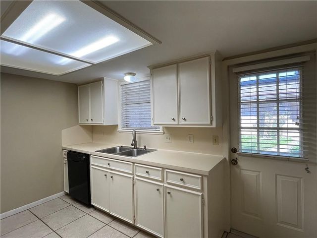 6638 Long Meadow Dr C, Corpus Christi, TX 78413