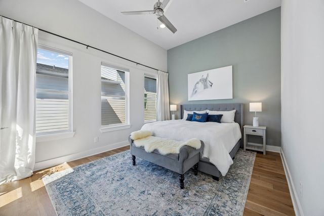 381 E Greenbriar Lane 1001, Dallas, TX 75203