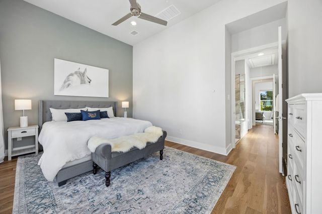 381 E Greenbriar Lane 1001, Dallas, TX 75203