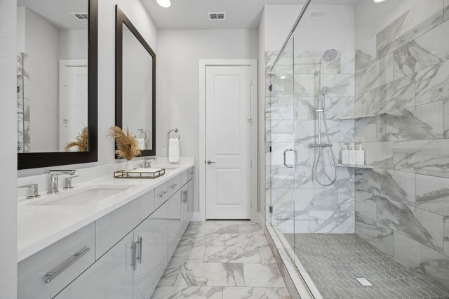 381 E Greenbriar Lane 1001, Dallas, TX 75203