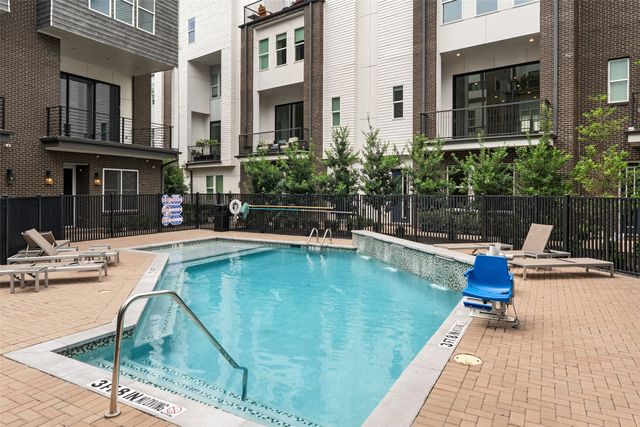 381 E Greenbriar Lane 1001, Dallas, TX 75203
