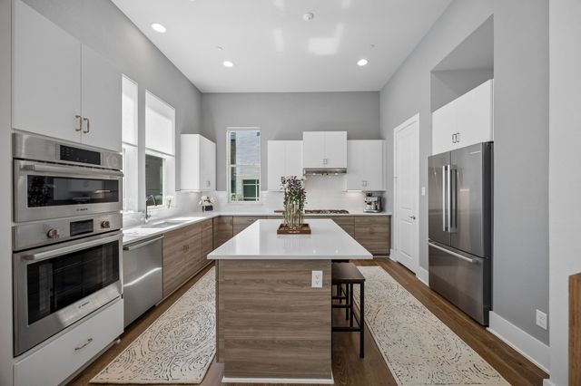 381 E Greenbriar Lane 1001, Dallas, TX 75203