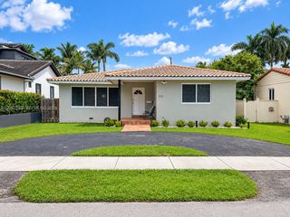 1235 Pierce Street, Hollywood, FL 33019