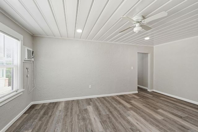 112 Fairview Ave, Modesto, CA 95354