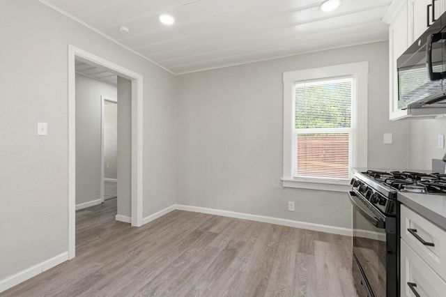 112 Fairview Ave, Modesto, CA 95354