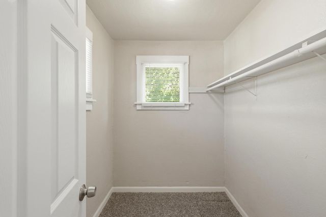 112 Fairview Ave, Modesto, CA 95354