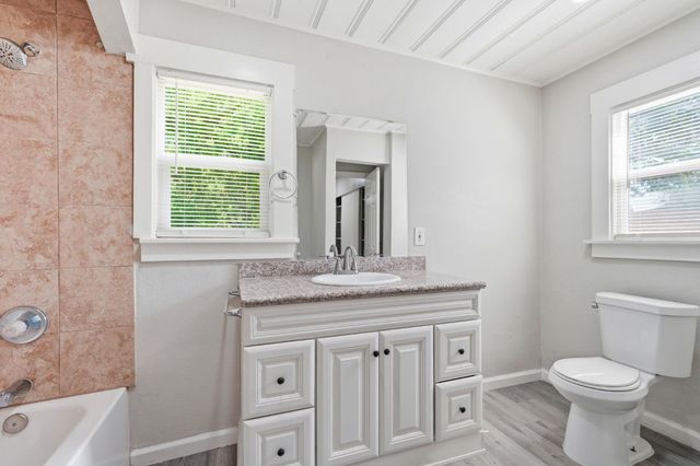 112 Fairview Ave, Modesto, CA 95354