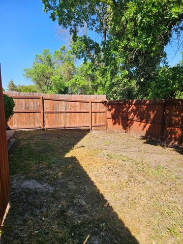 112 Fairview Ave, Modesto, CA 95354