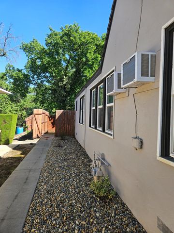 112 Fairview Ave, Modesto, CA 95354