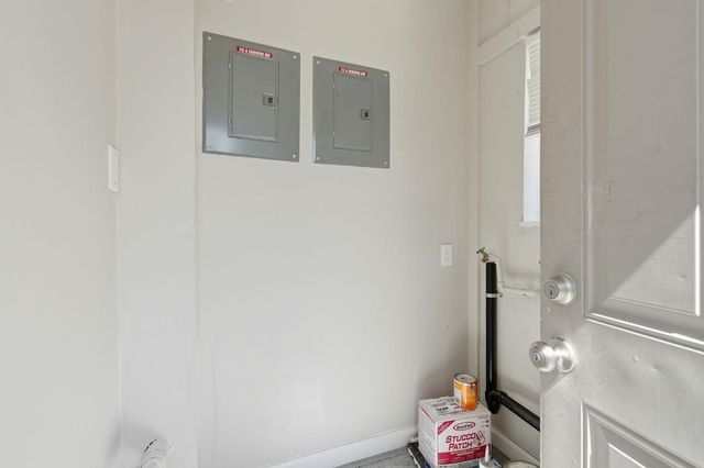 112 Fairview Ave, Modesto, CA 95354