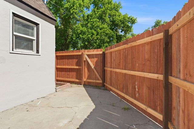 112 Fairview Ave, Modesto, CA 95354